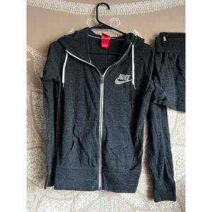 Nike Matching Sweat Set in Dark Heather Grey